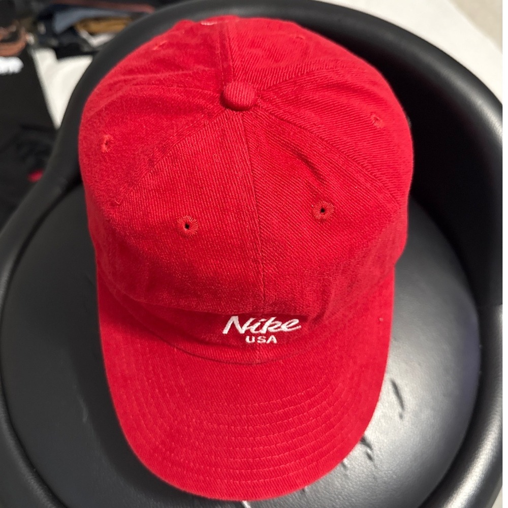 vintage red Nike USA cap featuring classic cursive script embroidery - OS - Picture 7 of 9